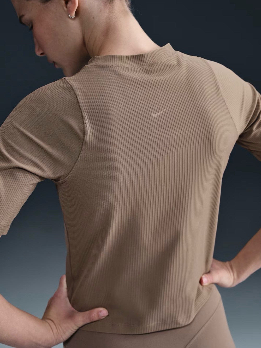Nike Womens Zenvy Ribbed Dri-Fit Short Sleeve Athletic Shirt Sz S - Mink Brown